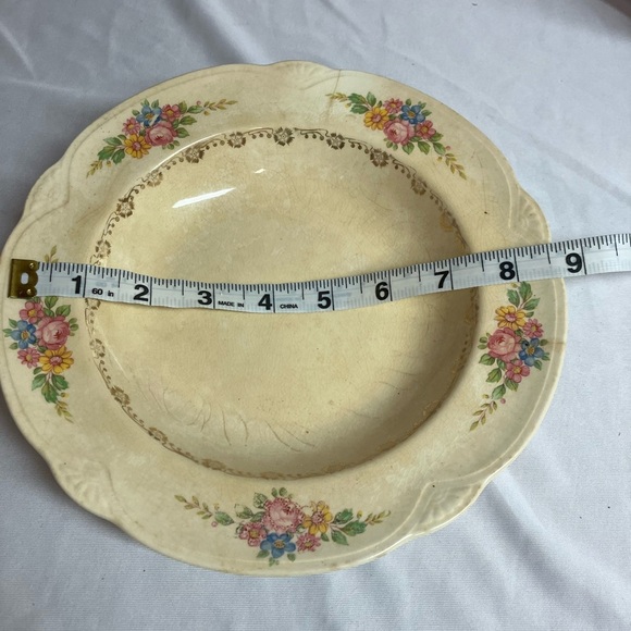 Homer Laughlin Cream Floral Dinner Bowl - Picture 6 of 6